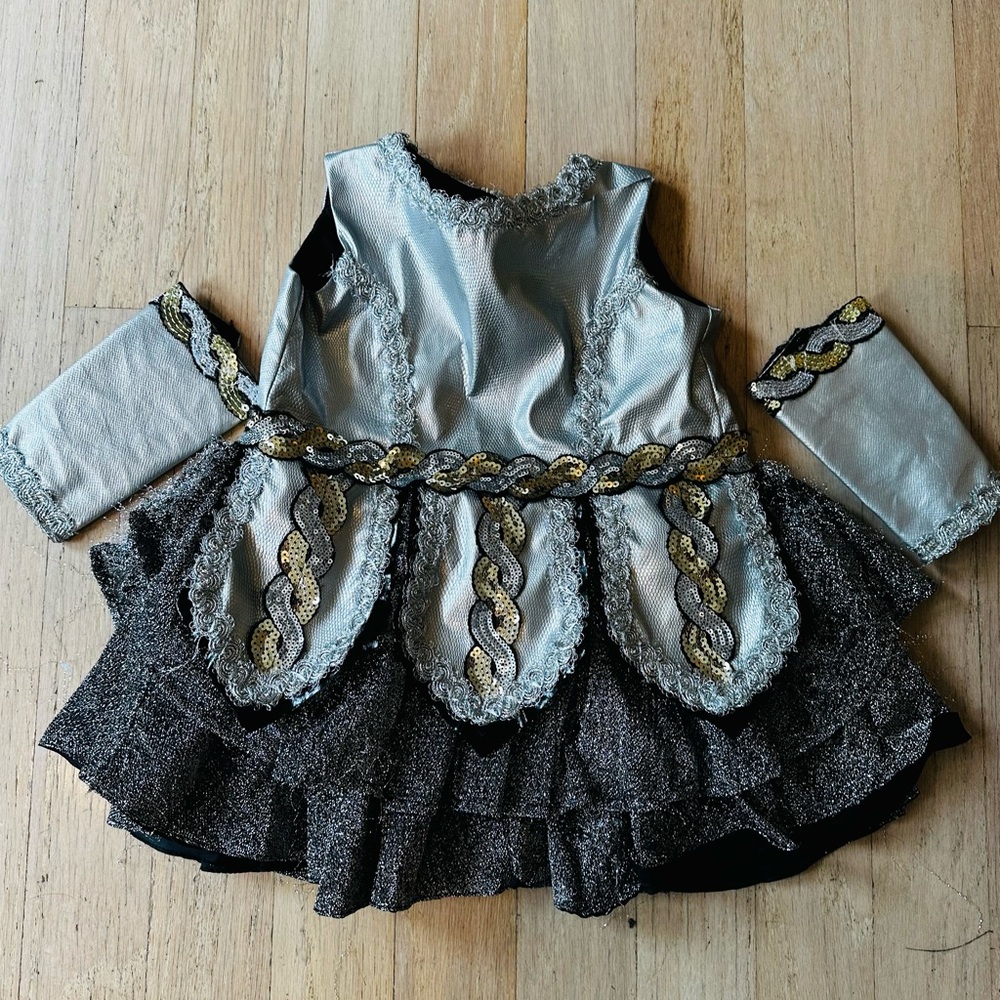 Warrior princess costume with arm cuffs